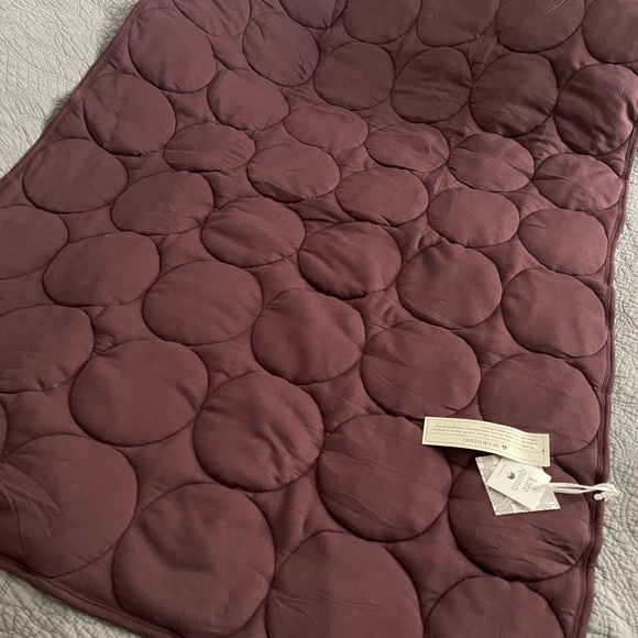 NWT Kate Quinn quilt - Picture 1 of 2
